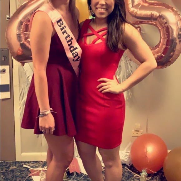 Mint Condition Guess red dress - Picture 6 of 7